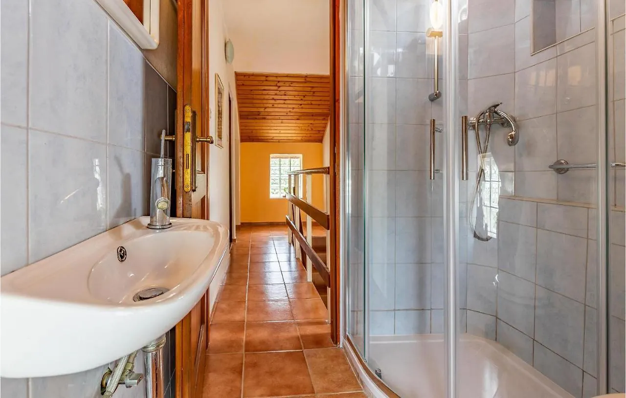 Amazing Home In Liznjan With Kitchen Holiday home