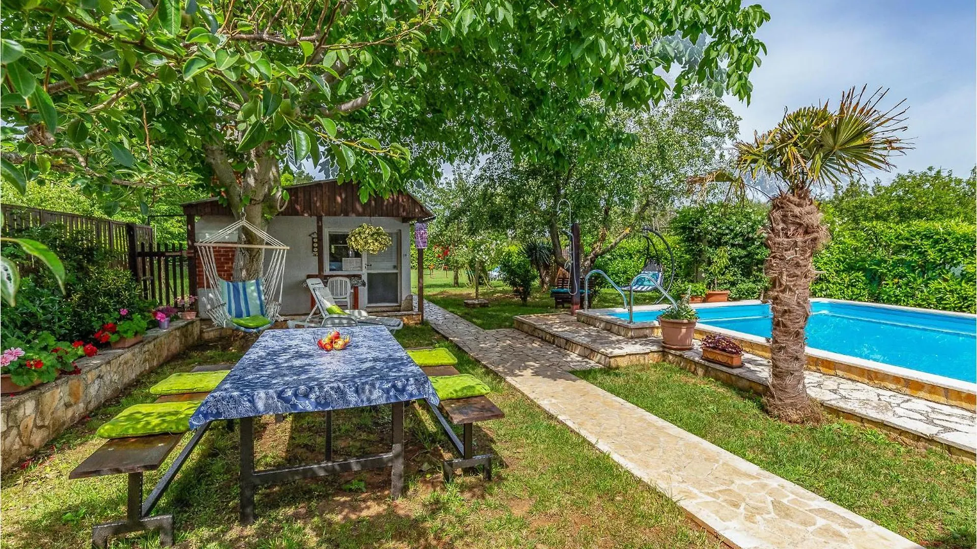 Holiday home Amazing Home In Liznjan With Kitchen